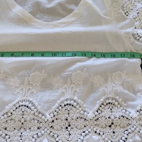 Beautiful white lace blouse - Picture 12 of 15